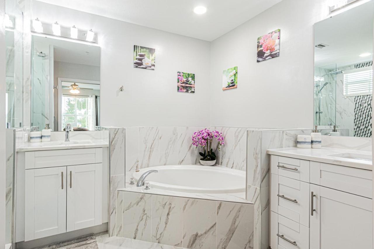Greenlinks At Lely Luxury White Orchid Fully Renovated Modern 1St Floor 3Bdr Golf Resort Villa Naples Exterior foto